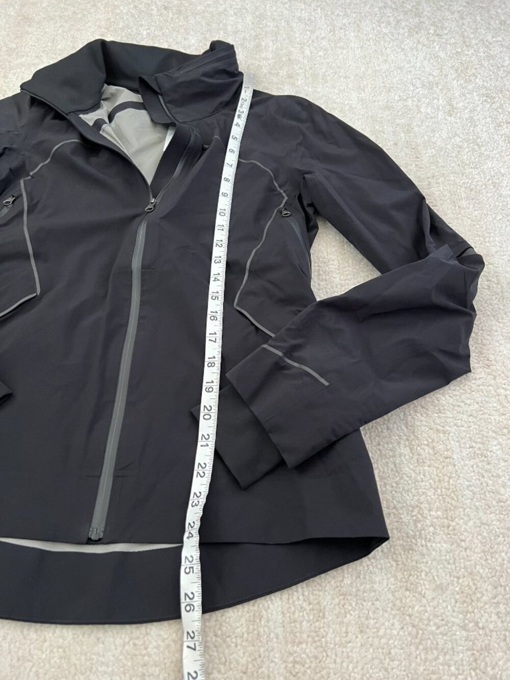 Lululemon Runaway Zip Up Hooded Windbreaker Jacket 4 - Picture 5 of 13